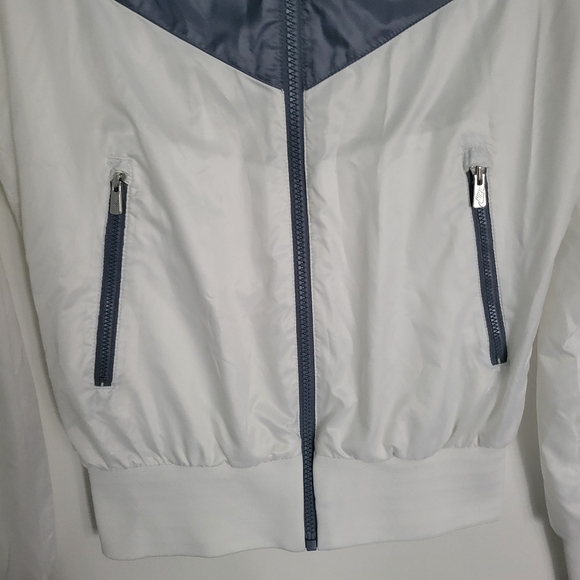 Nike Windbreaker The Windrunner Womens Small Front Zip Gray White - Picture 3 of 14